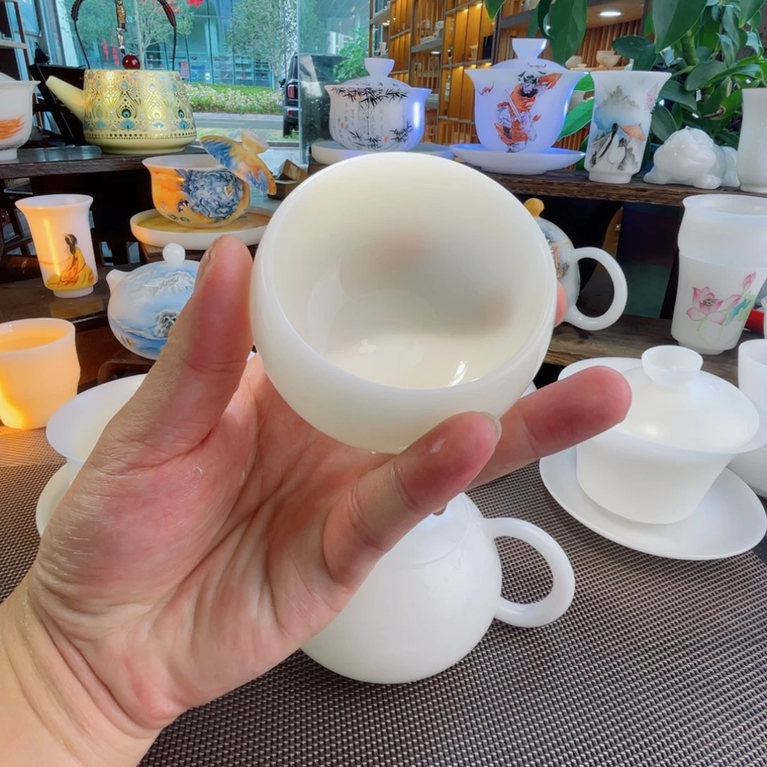 蓝***云手绘的画法和绘画技法等内容进行讲解