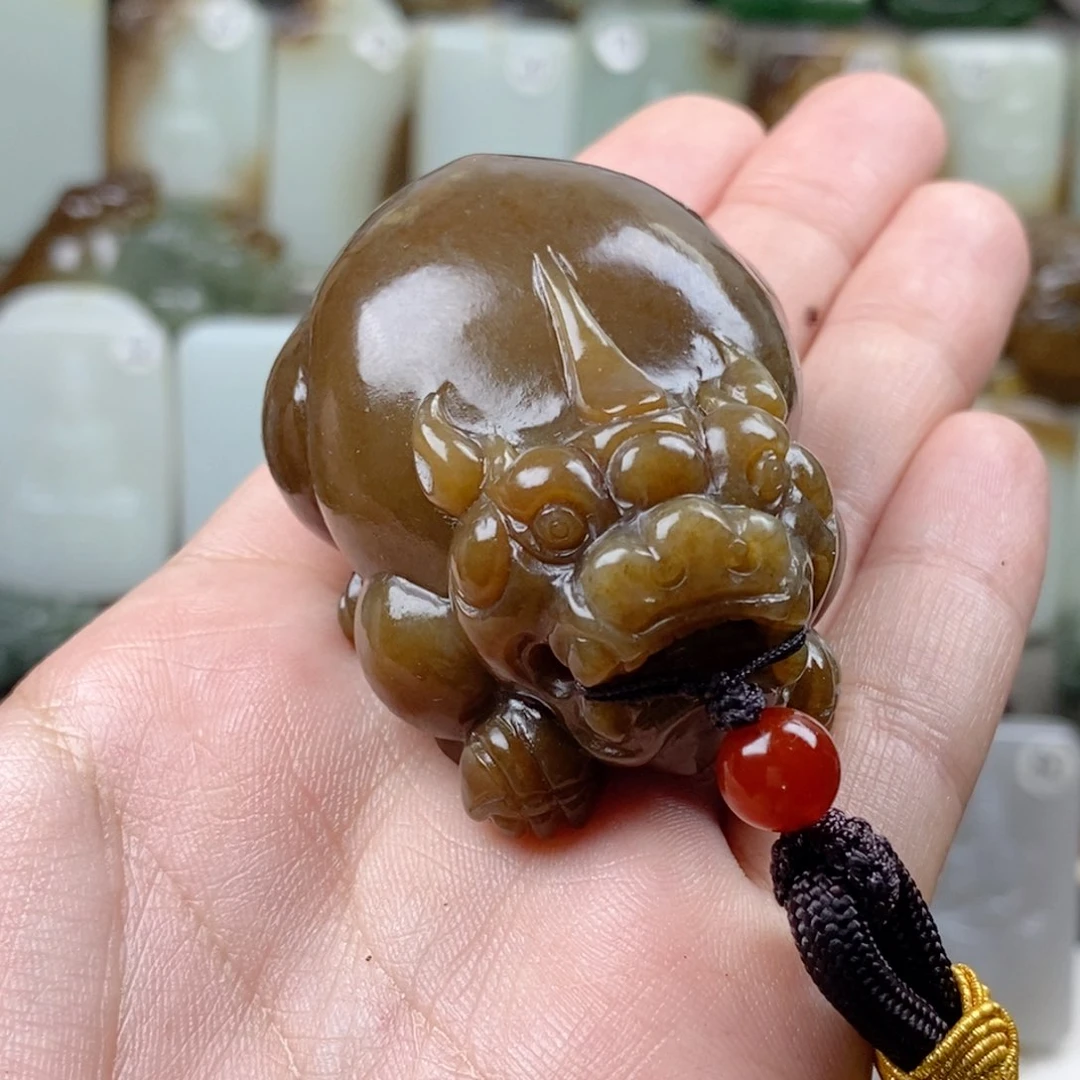 颈饰未镶嵌和田玉（糖玉）