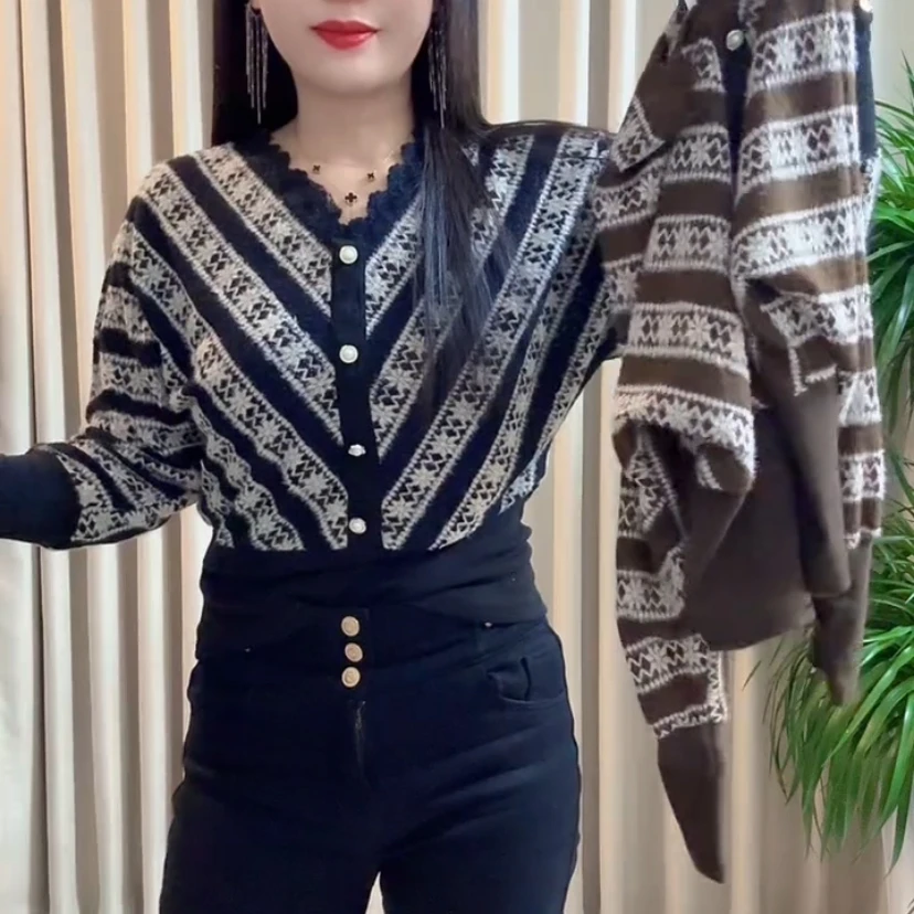 V领条纹镂空显瘦百搭长袖修身针织打底衫上衣女秋冬新款T恤