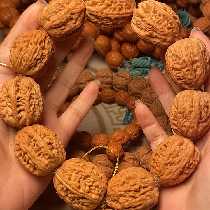 手串文玩核桃南疆时。  秋子
