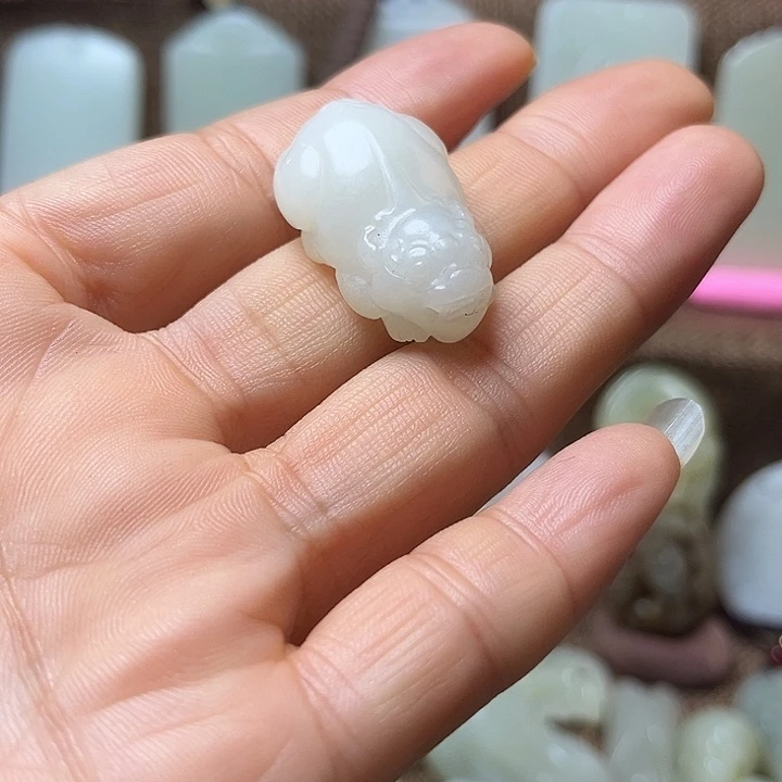 和田玉（糖玉）未镶嵌颈饰
