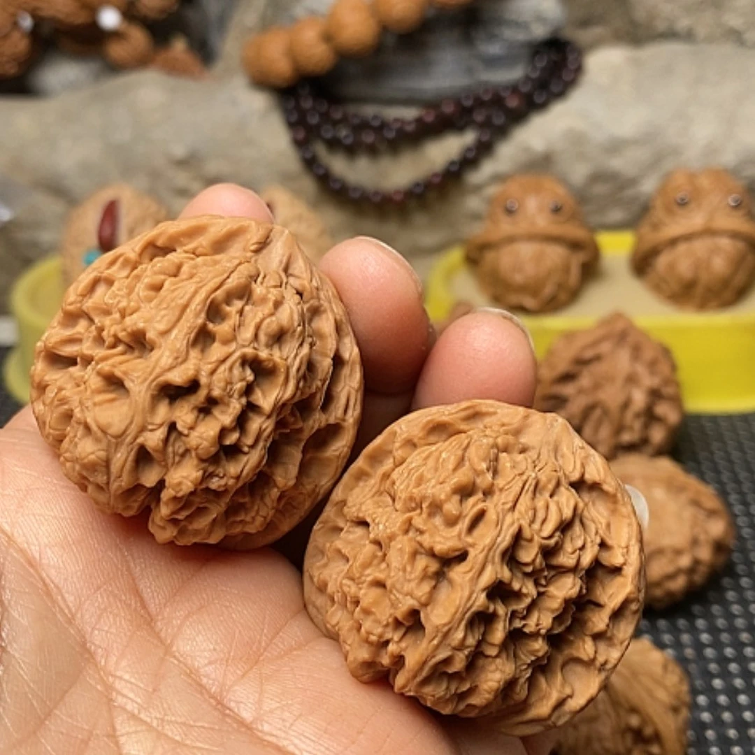 【闪购商品】把件文玩核桃红皮全品南疆