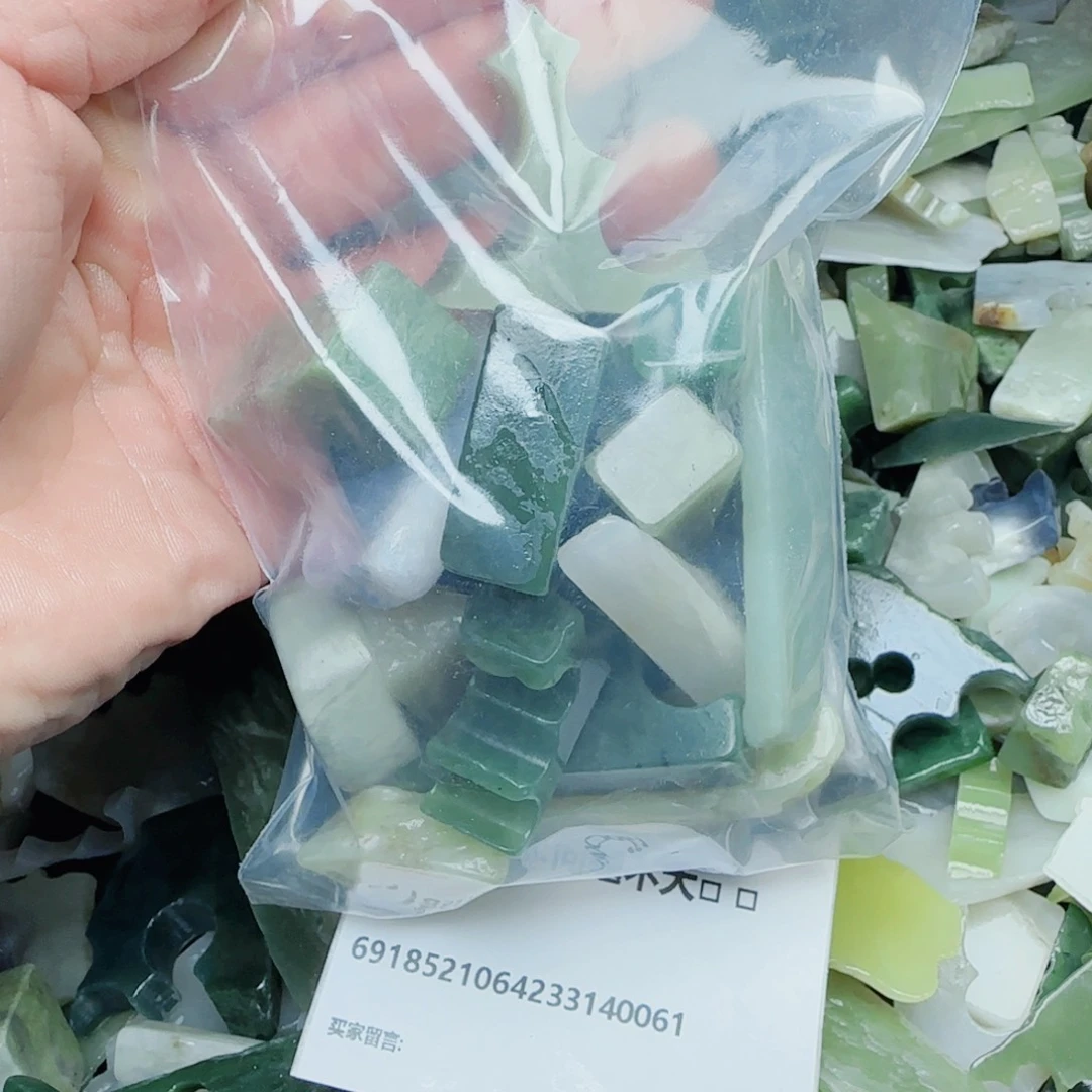 和田玉颈饰未镶嵌?***