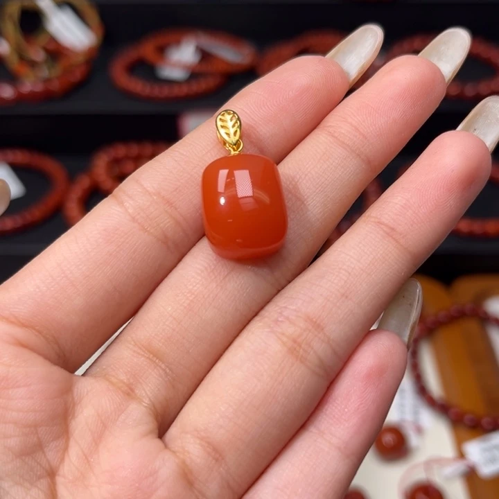 南红玛瑙银S925镶嵌颈饰樱桃红吊坠