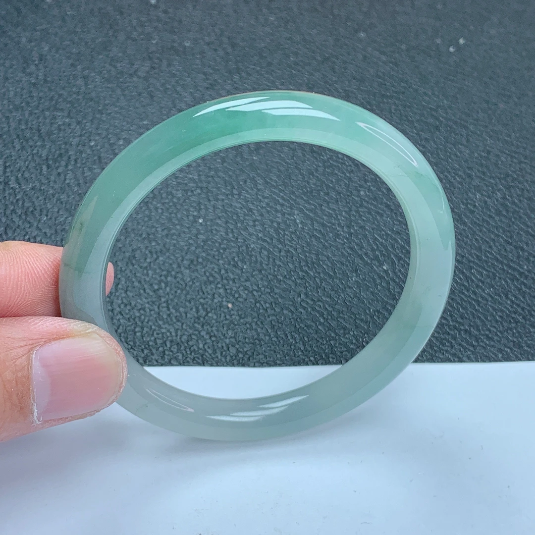 天然缅甸翡翠Ａ货手镯冰种渐变色53圈口圆条手镯