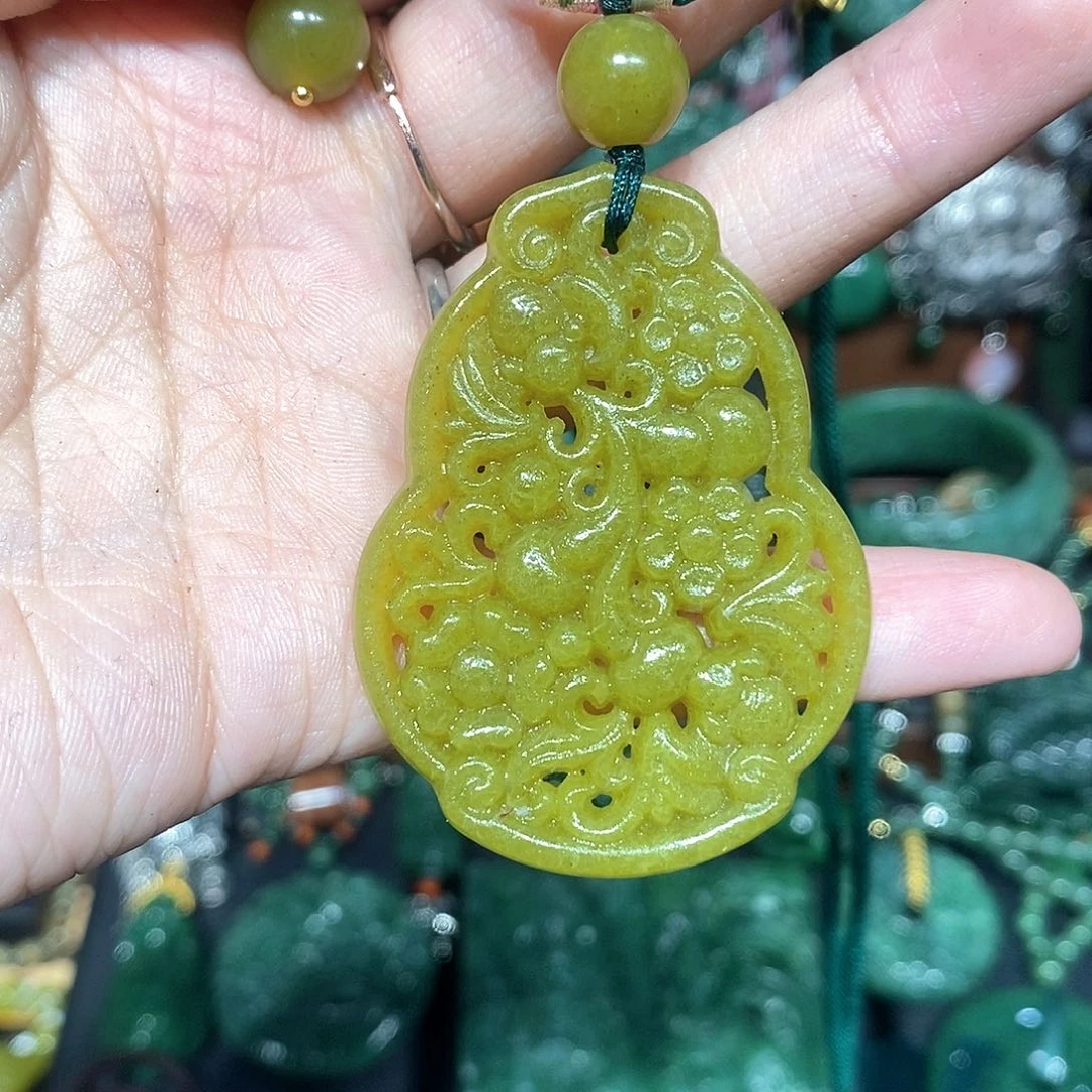 颈饰未镶嵌和田玉（糖玉）