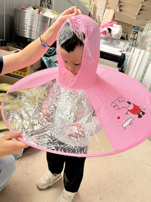 可爱头戴式遮雨伞雨斗篷防雨帽大人小孩下雨适用