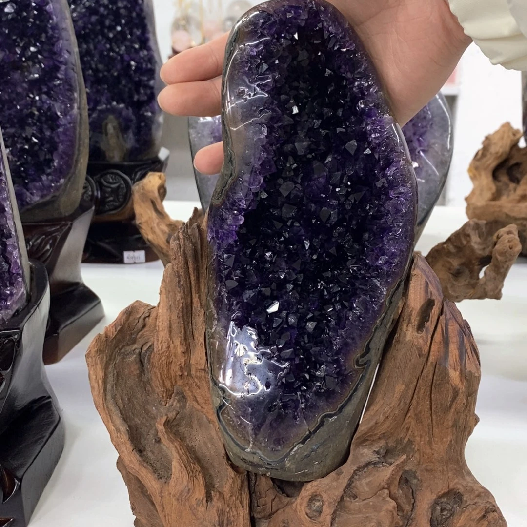 紫晶未镶嵌大型摆件（非配饰）