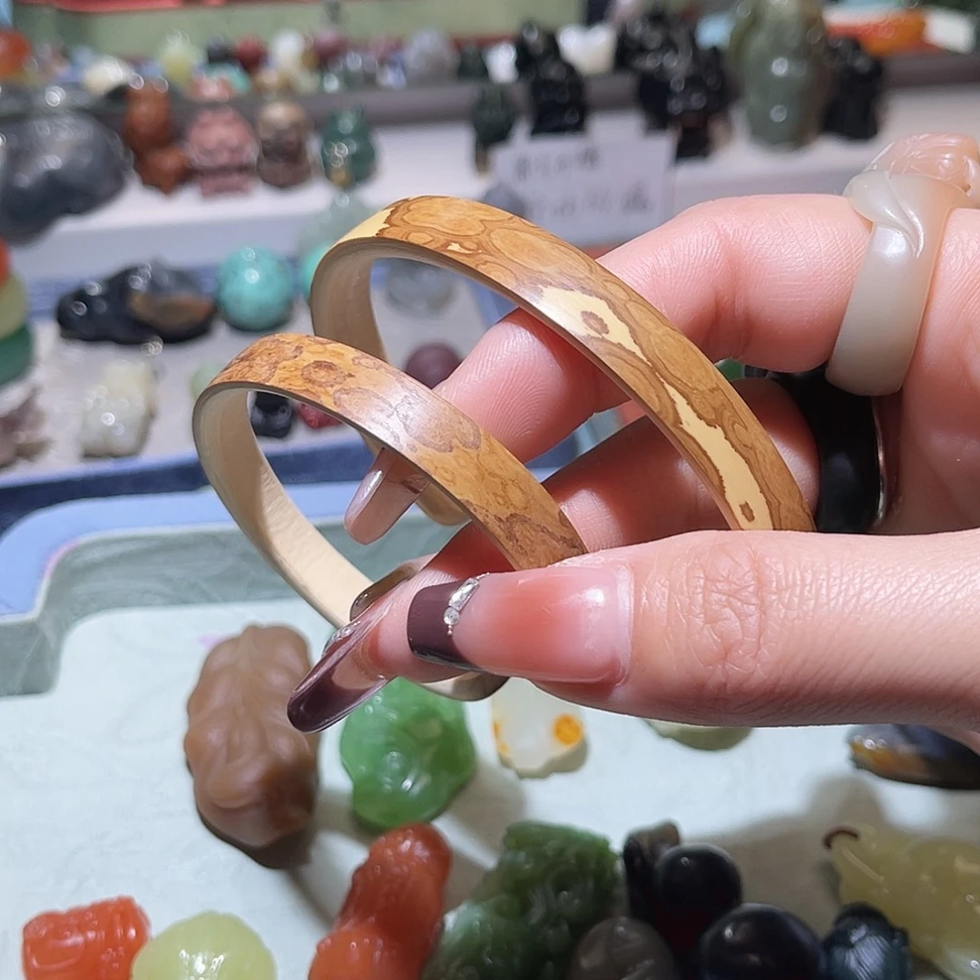 和田玉未镶嵌颈饰一根