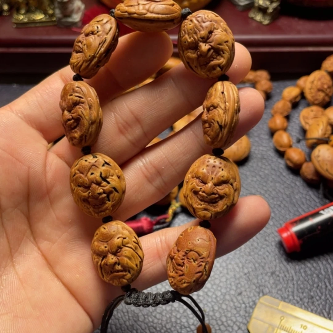大桃核雕刻瑕疵恶僧