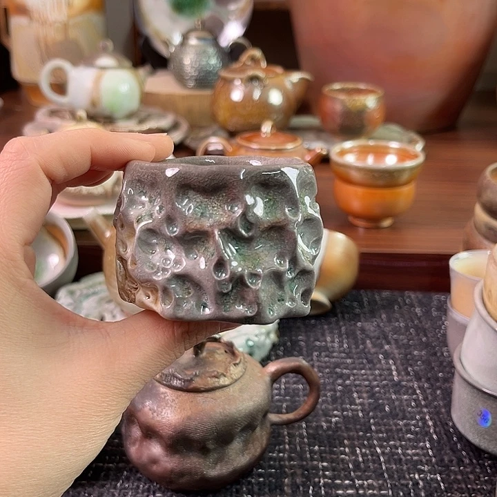 柴烧中白泥手捏太湖石杯