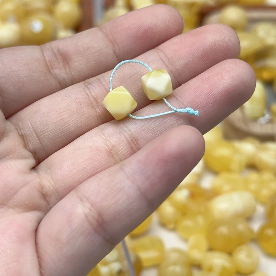 蜜蜡未镶嵌裸石天然
