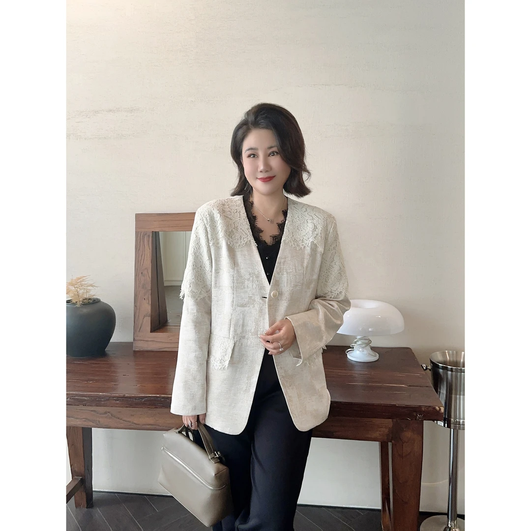 微胖女装【熠熠生花】新款暗纹蕾丝无领西装重工挺括显瘦上衣20605