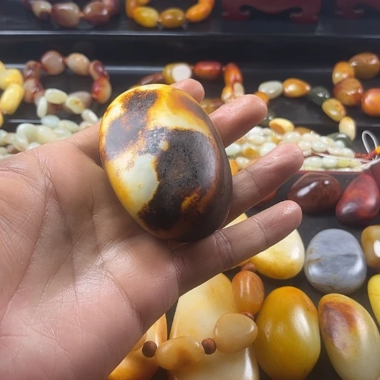 鯟***仙和田玉未镶嵌颈饰