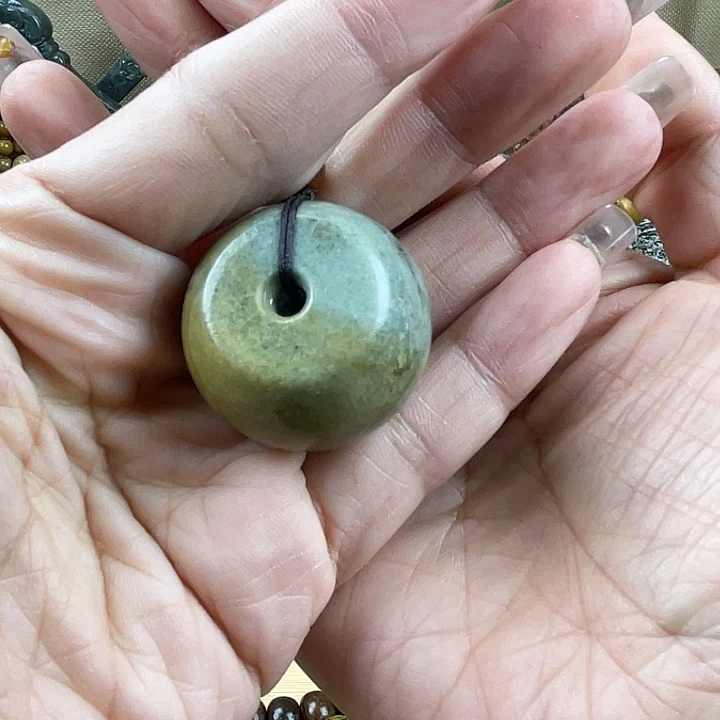 岫岩河磨玉（透闪石质玉）吊坠(不含链)未镶嵌公**场