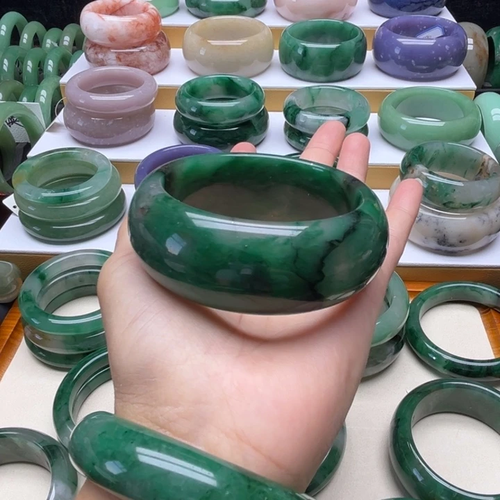 石英质玉（非洲翠）未镶嵌手镯