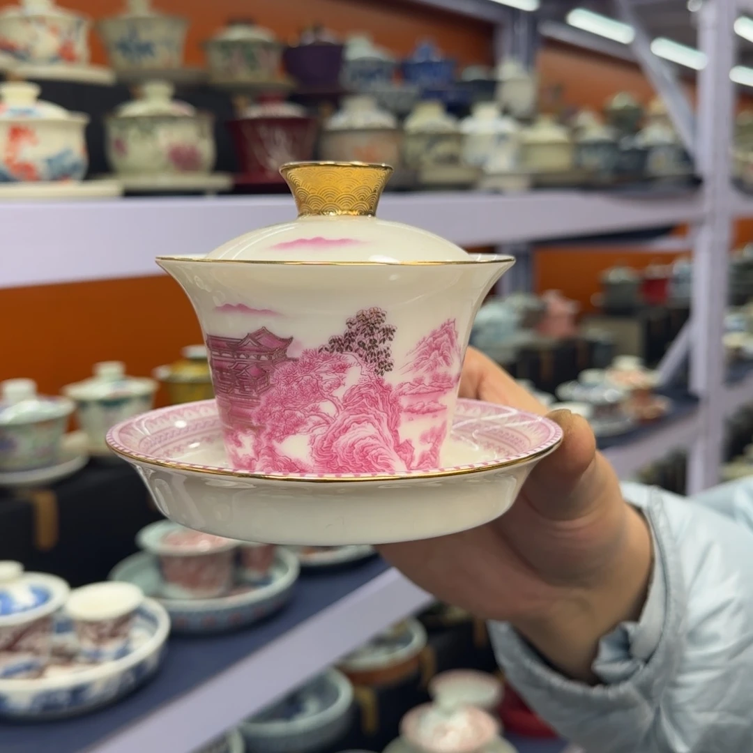 高温下的高温天气使人心情愉悦的