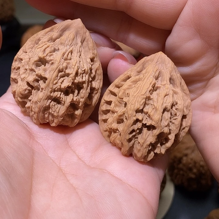 把件文玩核桃37原树野生金字塔