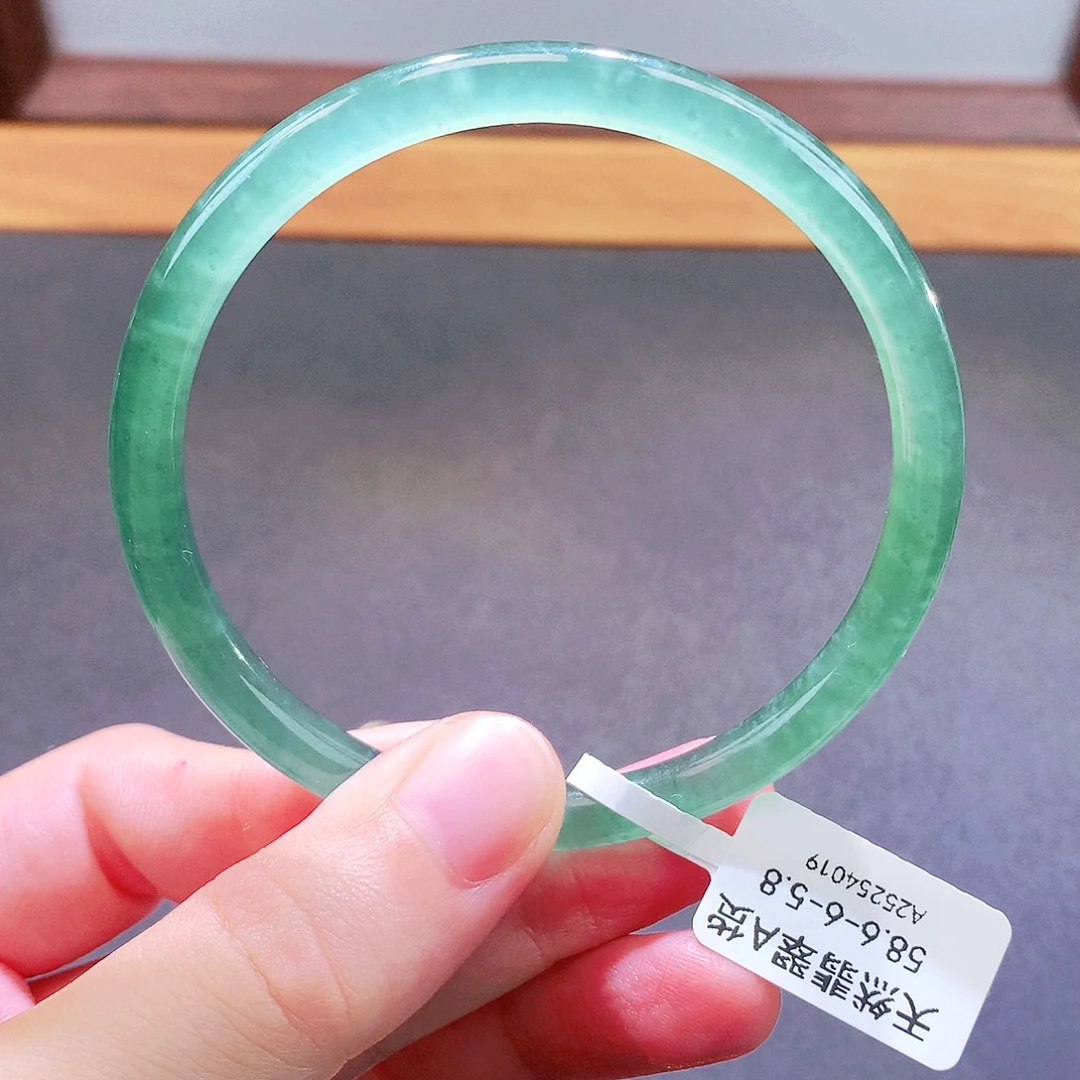 翡翠未镶嵌手镯天然翡翠