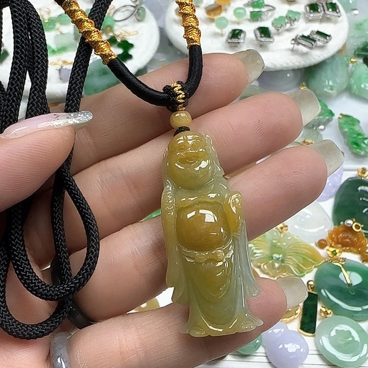 翡翠颈饰未镶嵌黄翡站佛