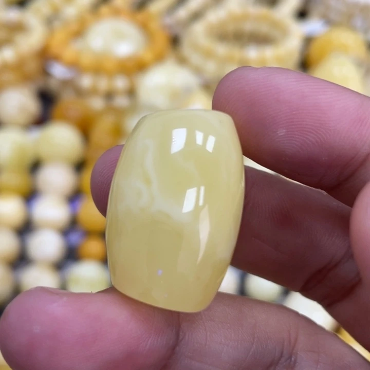 蜜蜡未镶嵌裸石18.4mm马蹄