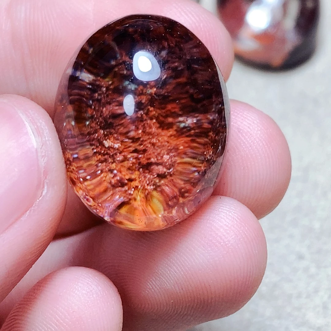 玛瑙/玉髓颈饰未镶嵌满*