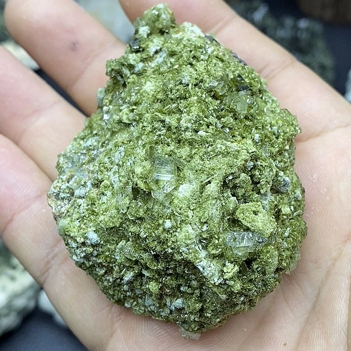 有机玻璃巴基斯坦绿莲石水晶共生7