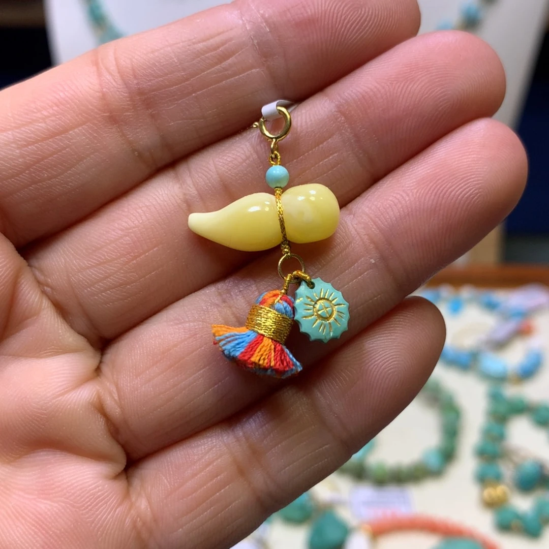 绿松石18K金镶嵌挂件