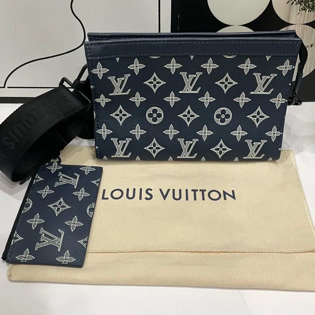 99新 LouisVuitton/路易威登 蓝花涂鸦二合一 芯片尘袋-F13002047