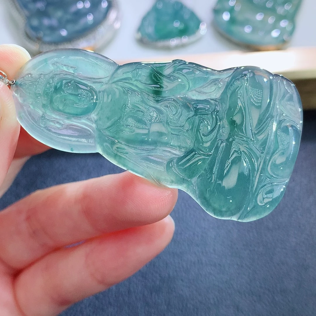 翡翠18K金镶嵌颈饰翡翠