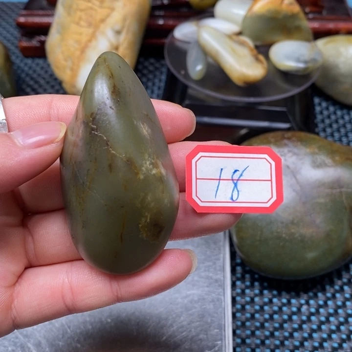 未镶嵌和田玉把件18