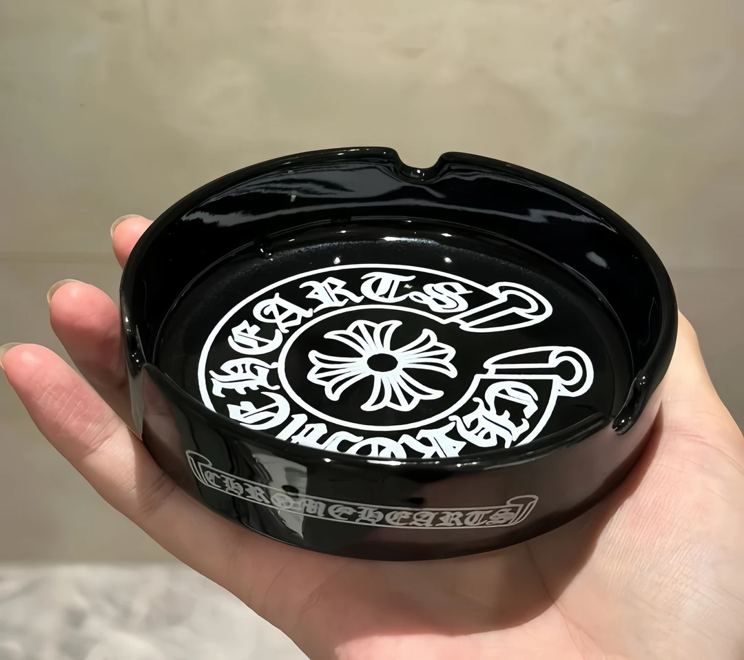 潮牌烟灰缸克罗心家用房间卧室小巧精致时尚创意个性简约酒店陶瓷