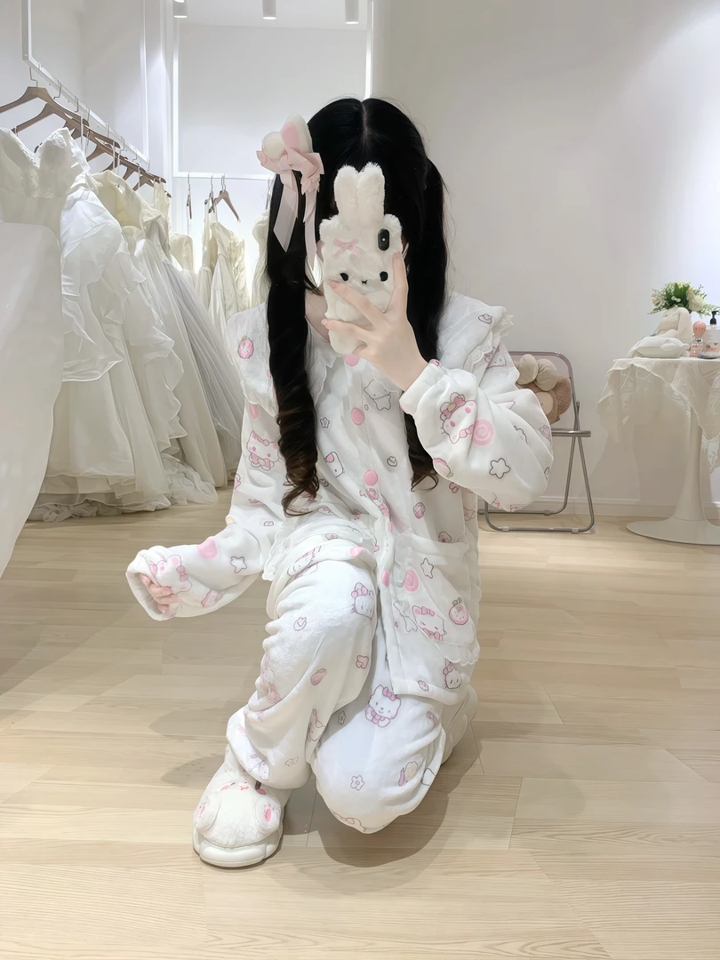 睡衣女冬季款娃娃领KT猫加厚加绒法兰绒套装甜美可爱少女家居服