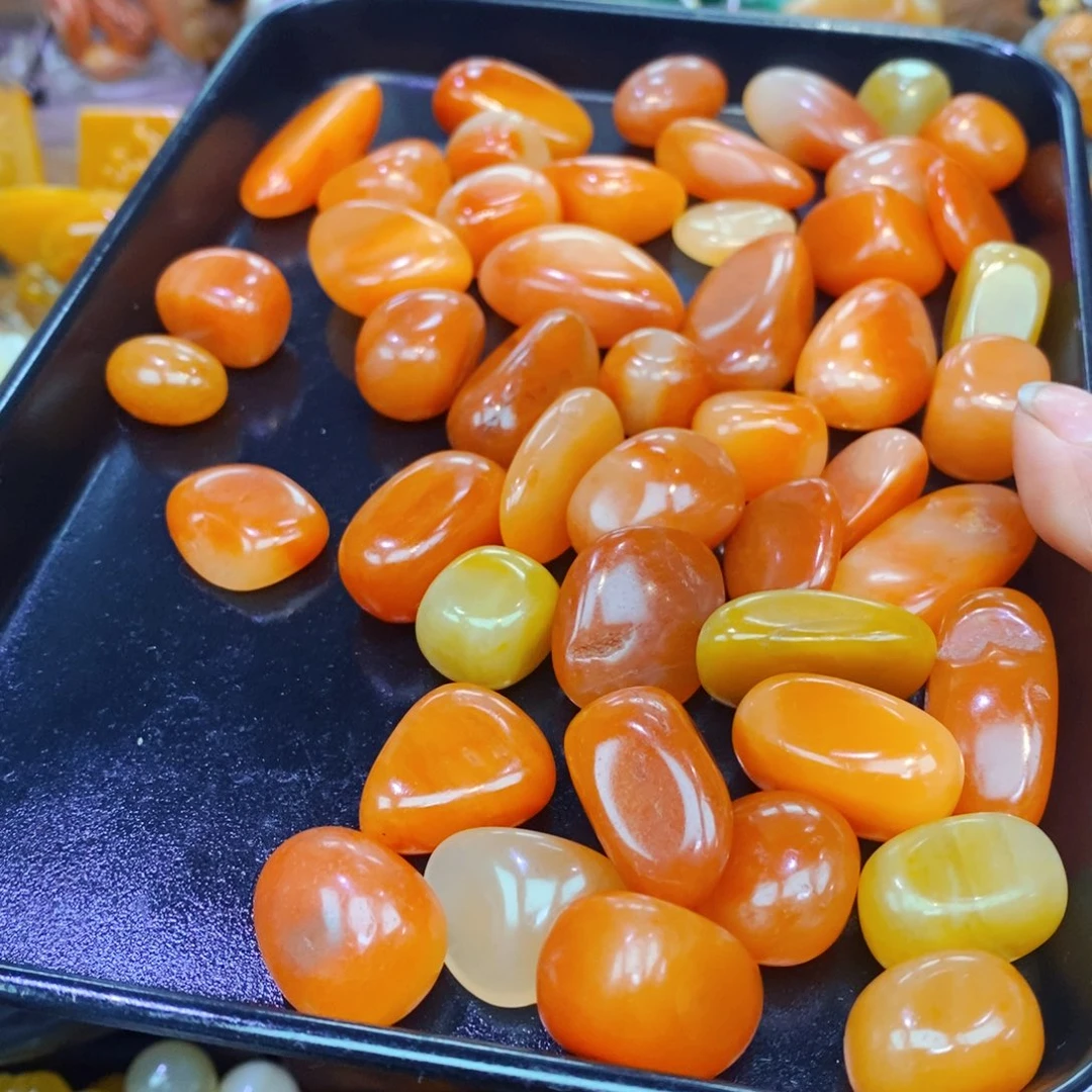 未镶嵌石英质玉（黄龙玉）颈饰