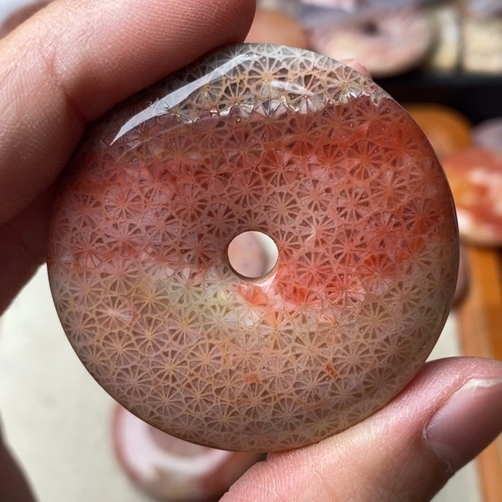 硅化玉颈饰未镶嵌黄****蹊