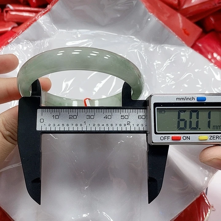 翡翠手镯未镶嵌191