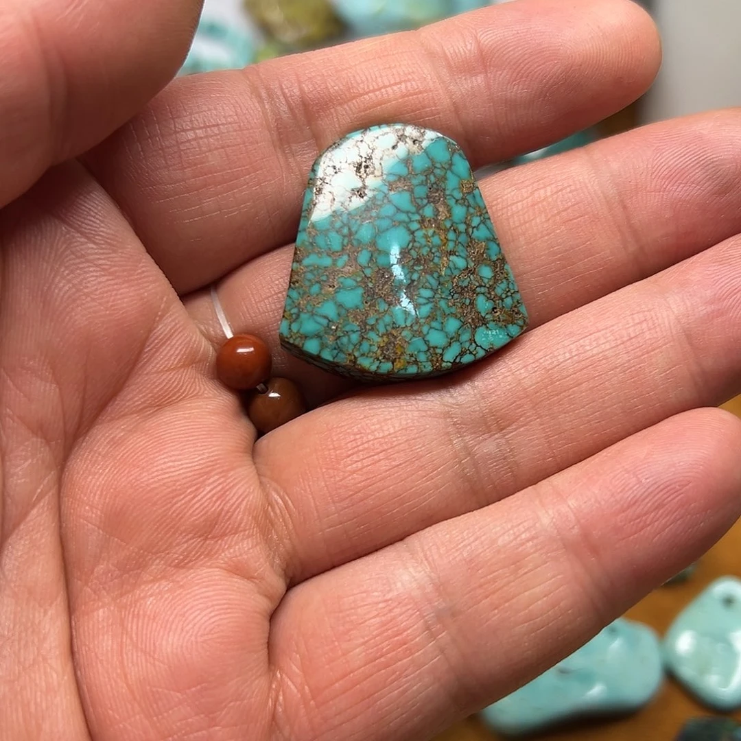 桐****玛瑙/玉髓未镶嵌吊坠