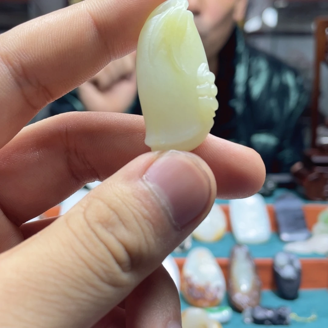 和田玉未镶嵌吊坠(不含链)