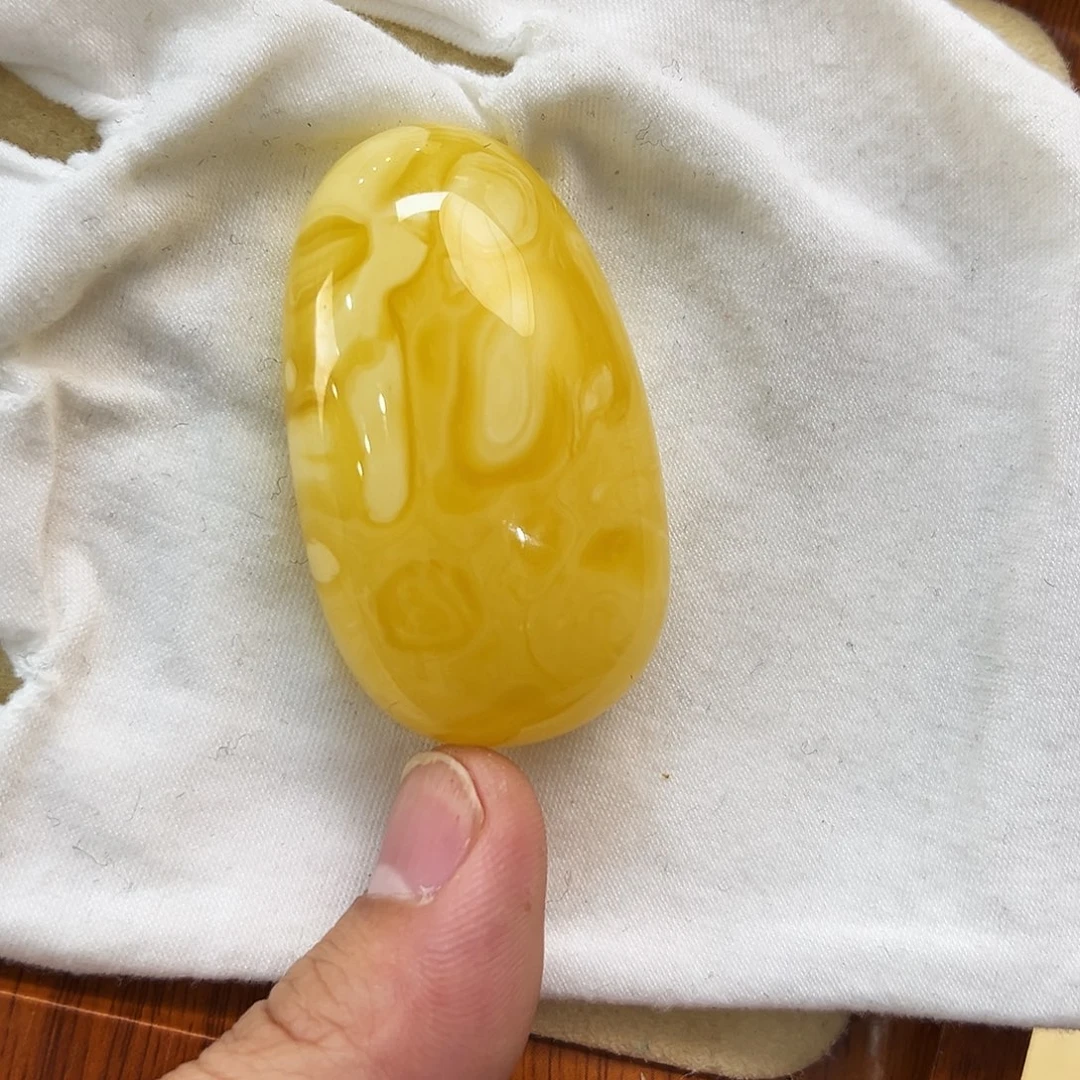 蜜蜡未镶嵌珠宝奇石