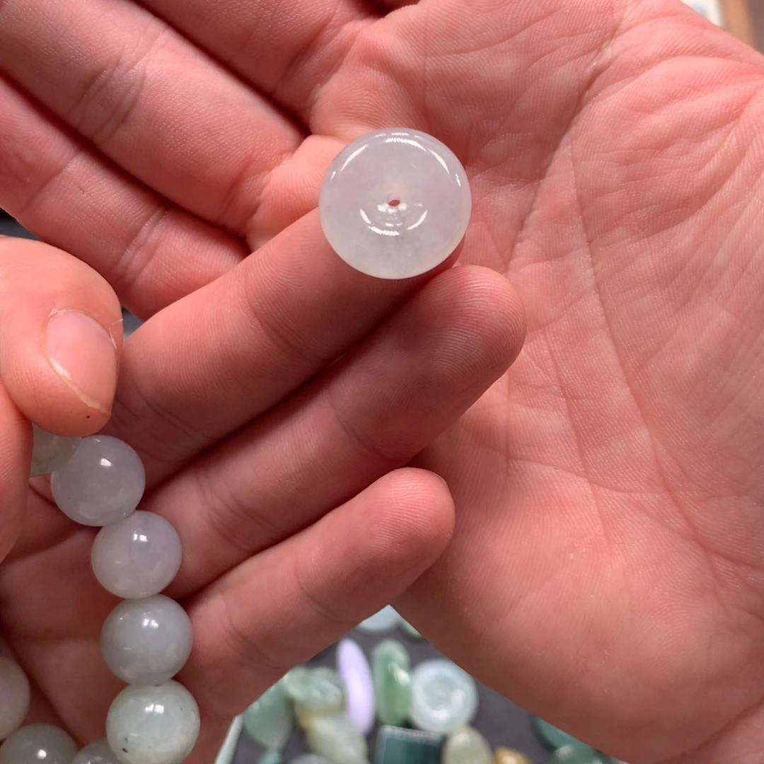 是***！翡翠未镶嵌颈饰翡翠