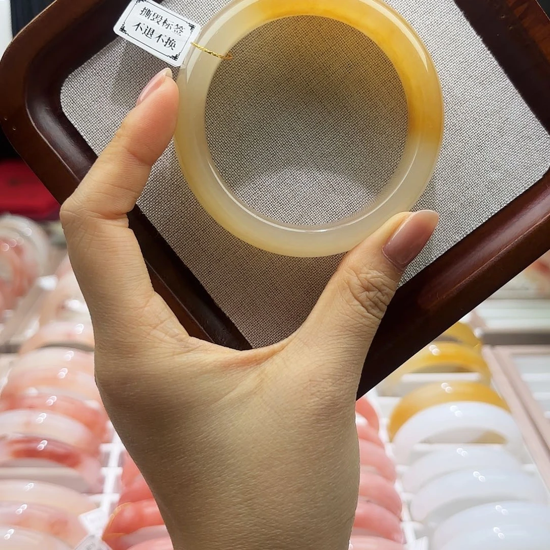 石英质玉未镶嵌手镯