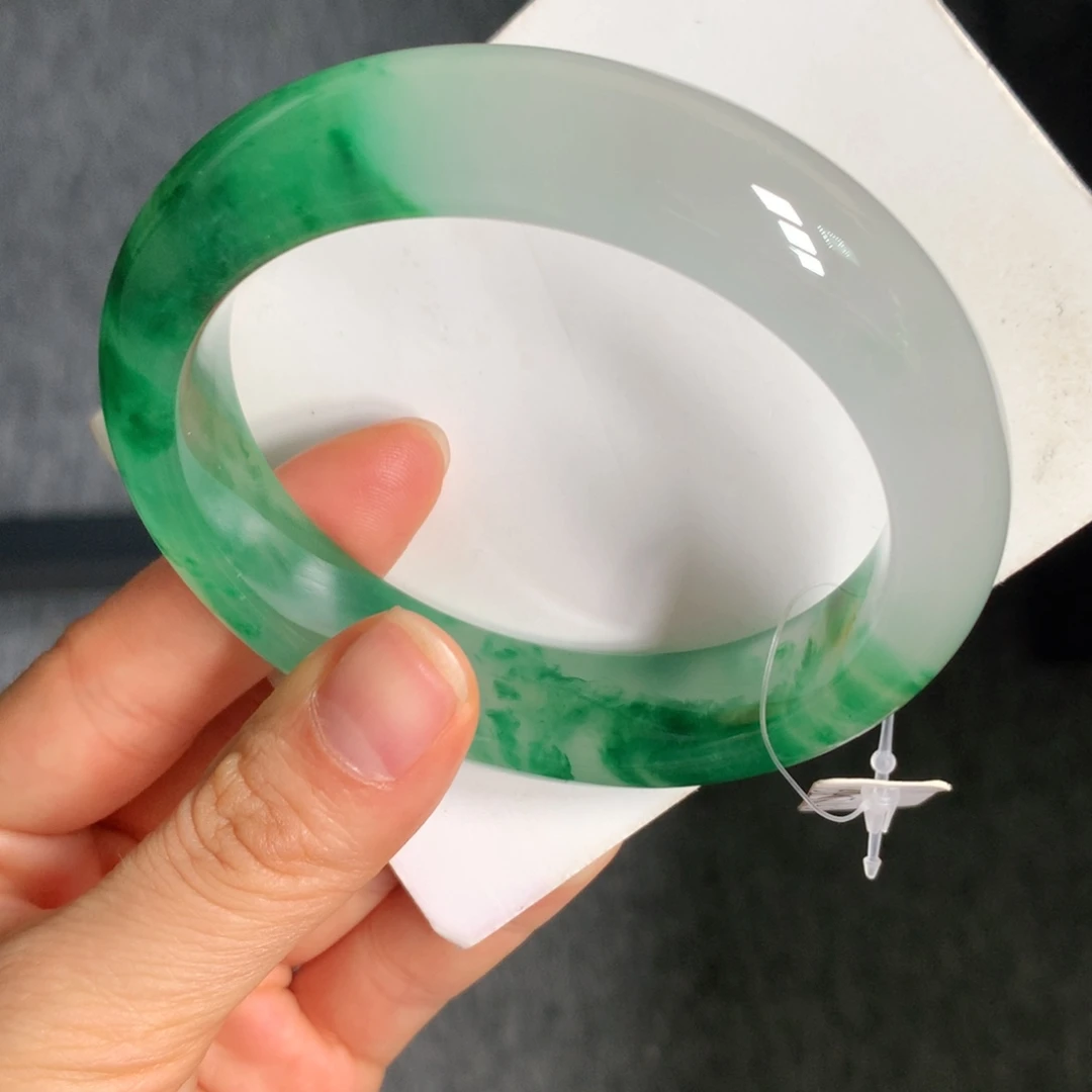 石英质玉（非洲翠）未镶嵌手镯