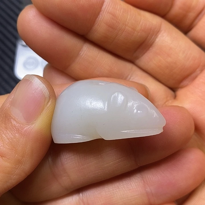 颈饰未镶嵌和田玉濮**人