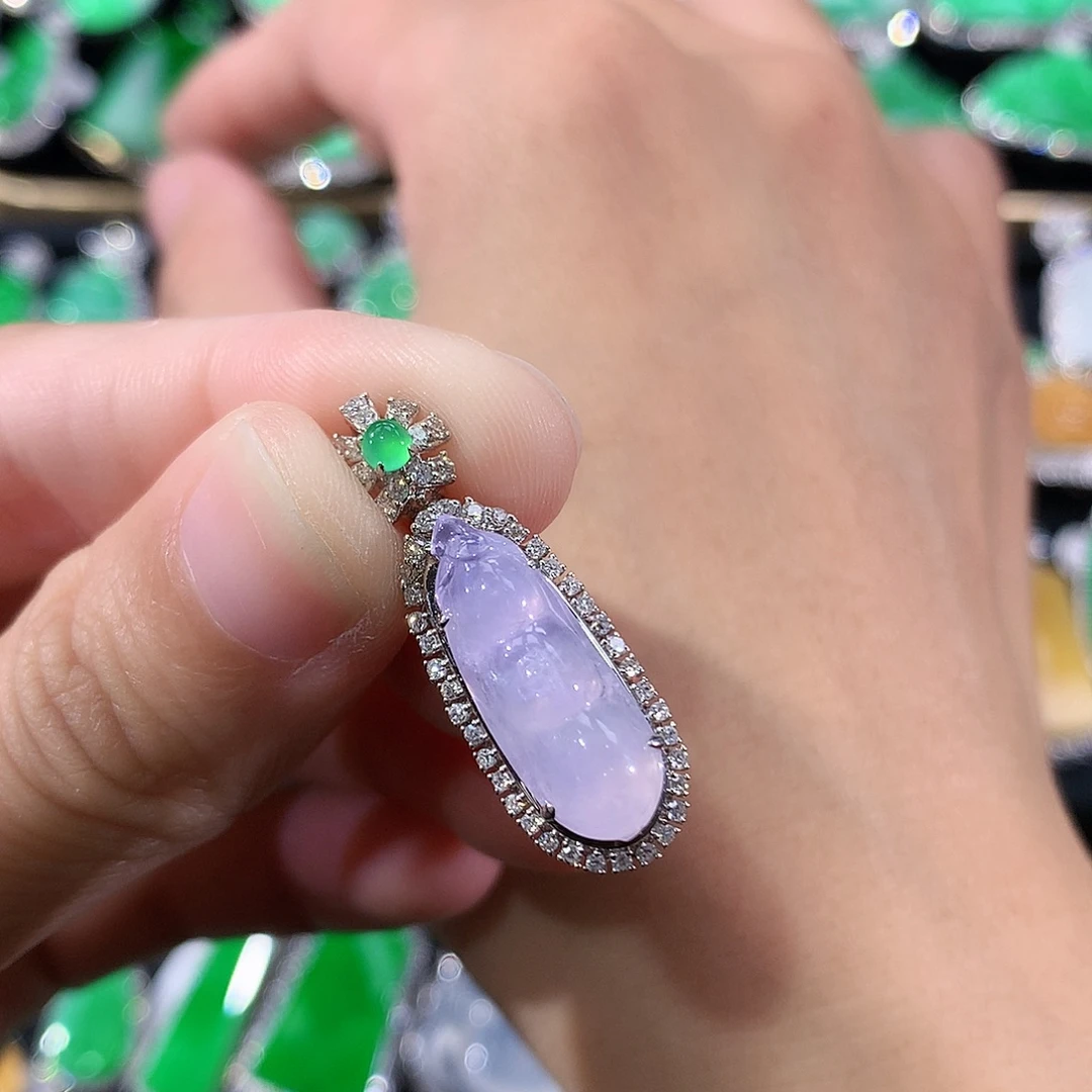 翡翠18K金镶嵌颈饰