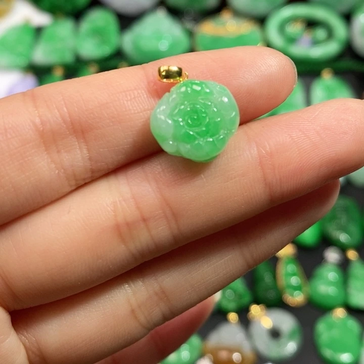 颈饰未镶嵌翡翠吊坠