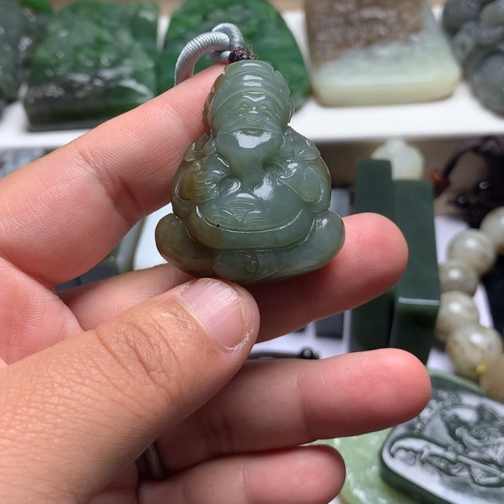 和田玉（糖玉）未镶嵌颈饰