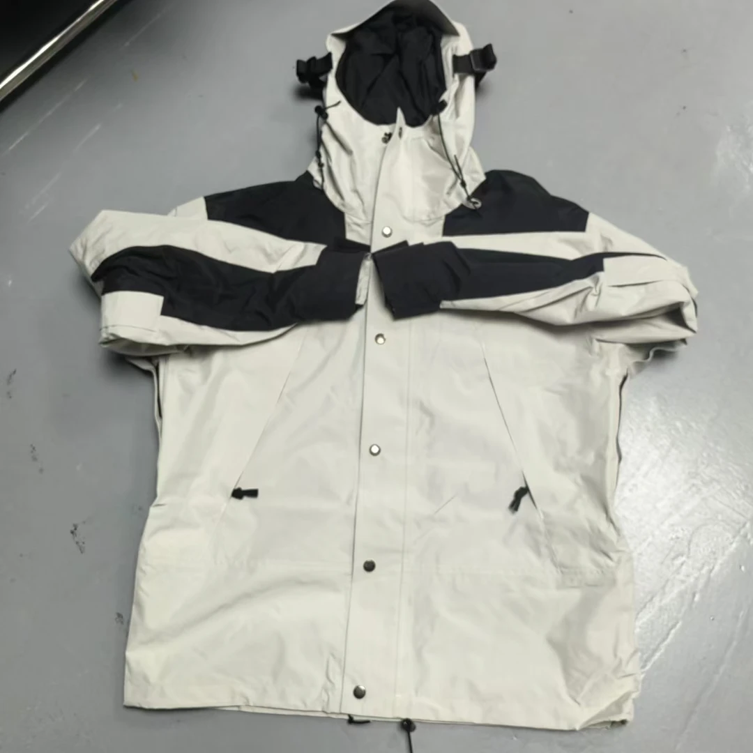 【南油玲姐】白色肩拼黑色冲锋衣款外套84123