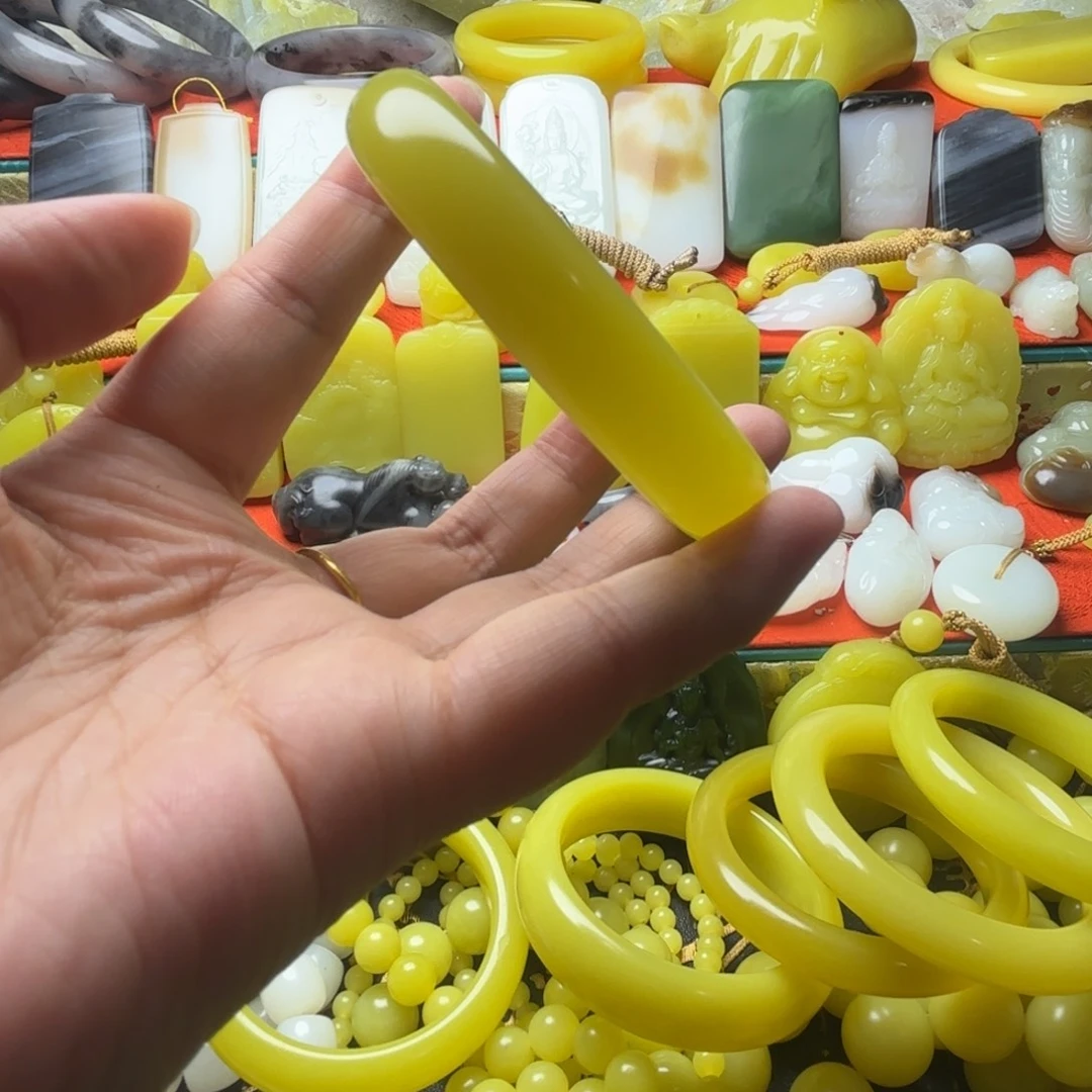 布新疆黄玉手镯55加