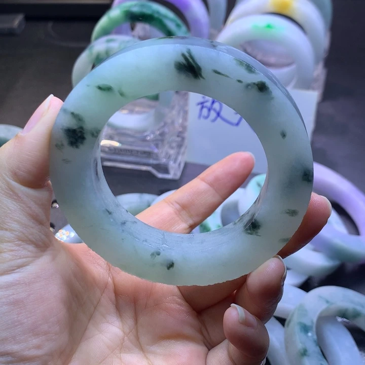 凉***心定制翡翠未镶嵌正圈