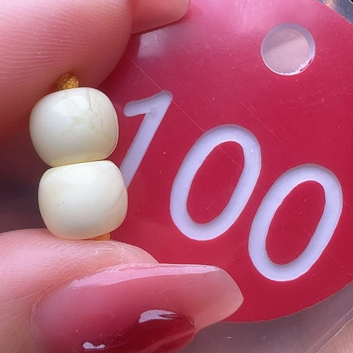 蜜蜡裸石未镶嵌W***y8mm 白蜡 老型